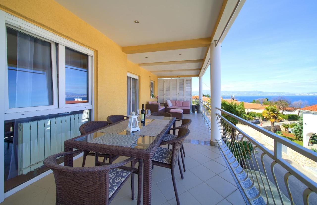 Luxury Apartments Vanessa, Njivice Exterior photo